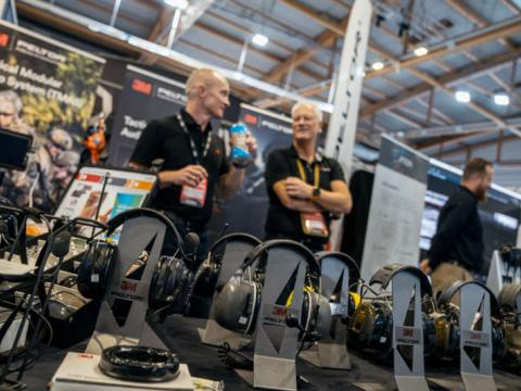 Samling af besøgende til DALO Industry Days